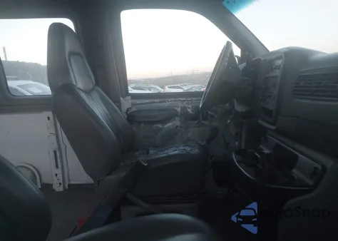 2001 GMC Savana Standard from USA, damaged, VIN 1GDHG35R511182230